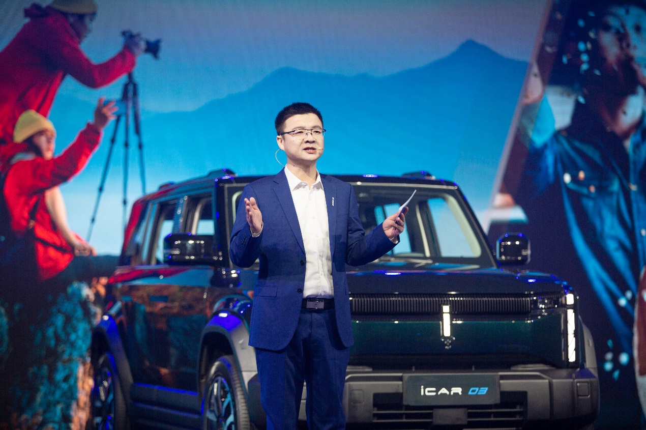 图片包含 人, 男人, 汽车, 卡车

描述已自动生成